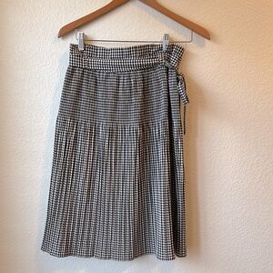 ZARA Basic Black and White Gingham pleated skirt